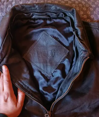 Chaqueta de cuero negro - miniatura 3
