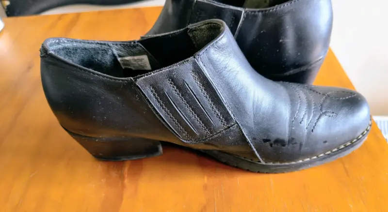 Zapatos de cuero negro con tacón bajo - 3