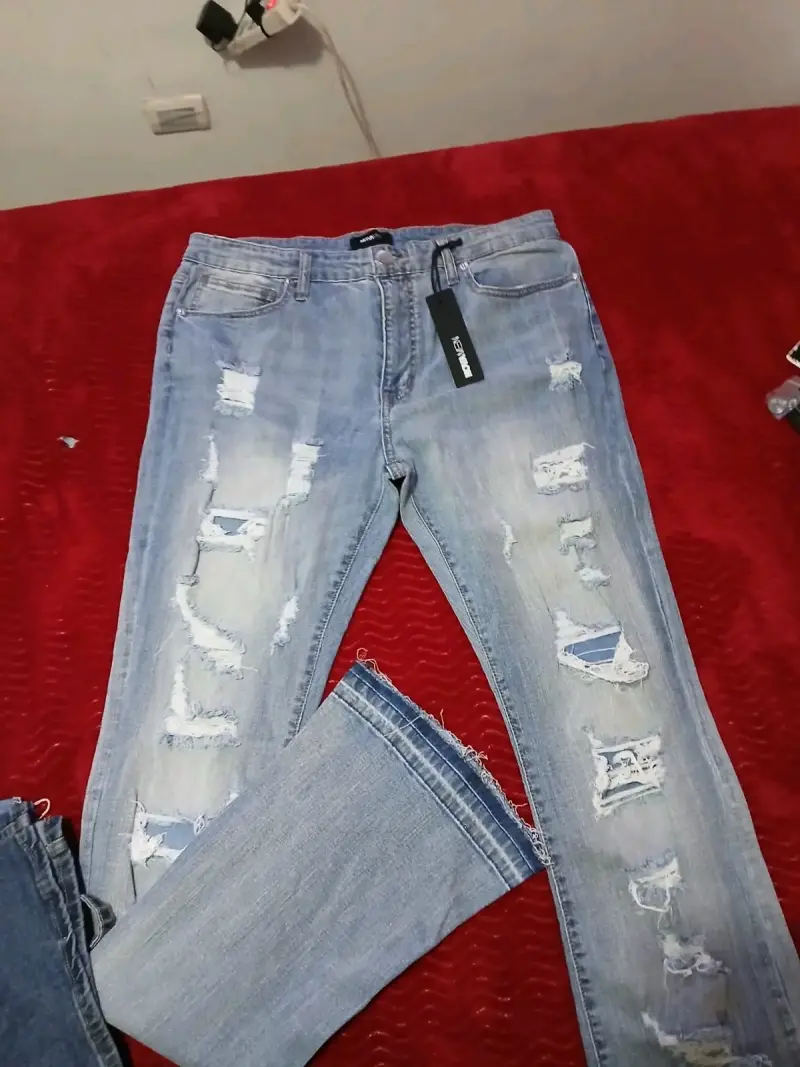 Jeans de mezclilla rasgados para hombre - 2