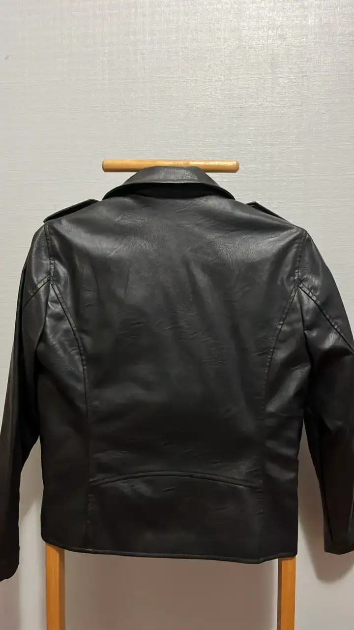 Chaqueta de cuero negra estilo biker para mujer - 3