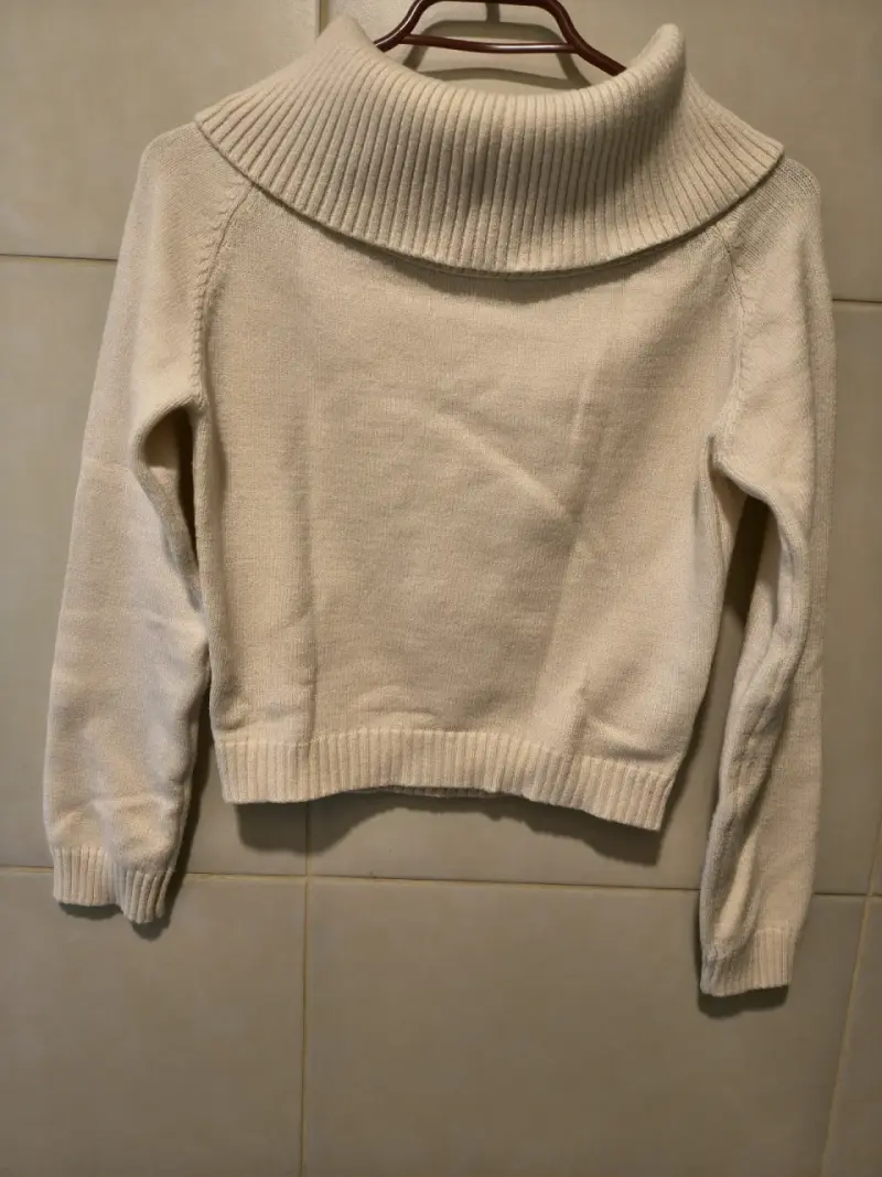 Suéter de cuello alto beige para mujer - 2