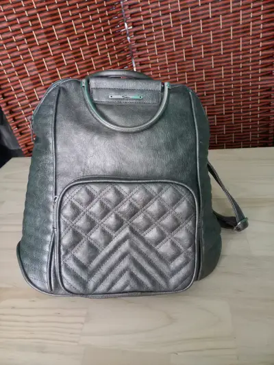 Mochila cartera de ecocuero gris con metalizado - miniatura 1