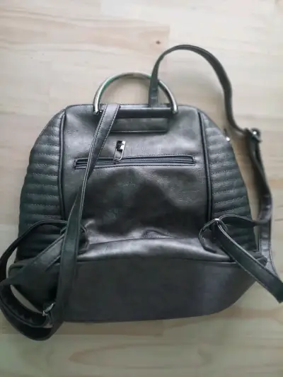 Mochila cartera de ecocuero gris con metalizado - miniatura 3