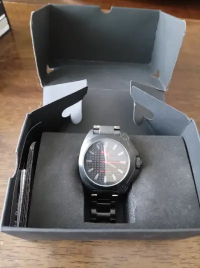 Reloj Puma negro con caja original - miniatura 2