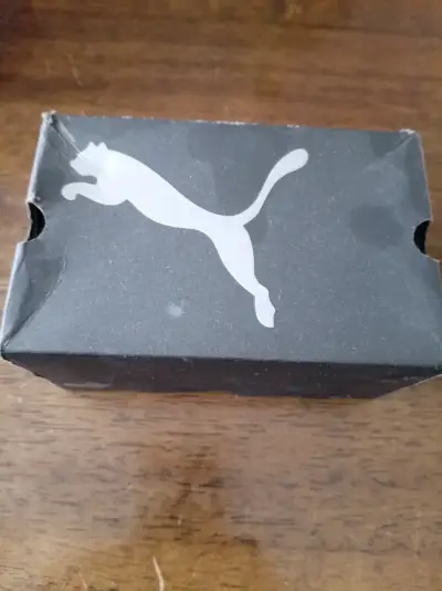 Reloj Puma negro con caja original - miniatura 3