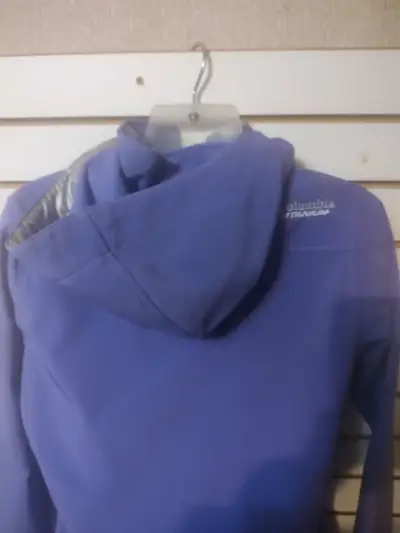 Chaqueta Columbia Titanium morada con capucha - miniatura 2