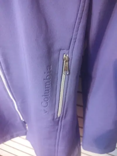 Chaqueta Columbia Titanium morada con capucha - miniatura 3