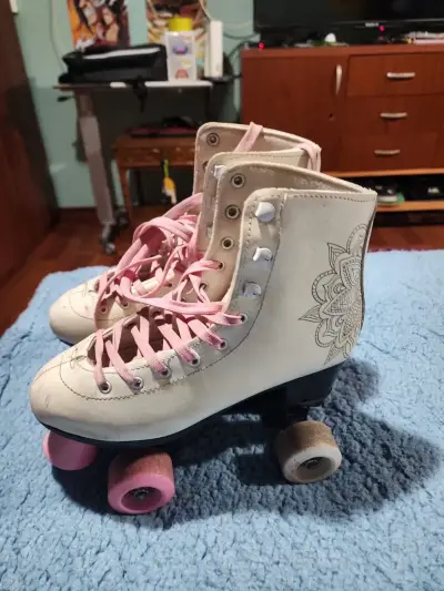 Patines de Cuatro Ruedas Blancos - miniatura 2