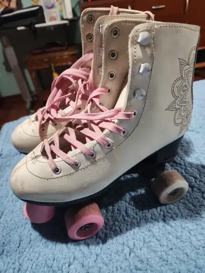 Patines de Cuatro Ruedas Blancos - miniatura 3