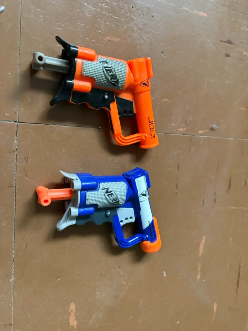 Lote de pistolas Nerf de juguete en buen estado - 5