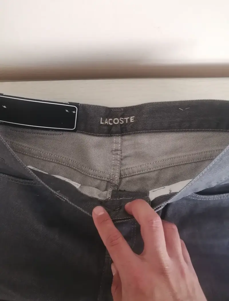 Jeans grises para hombre Lacoste, nuevos ,slim - 2