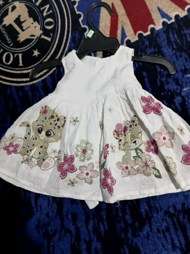 Vestido de niña con estampado floral y rayas - 2