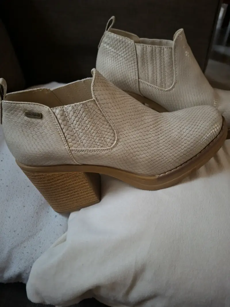 Botines Azaleia beige con tacón grueso - 4