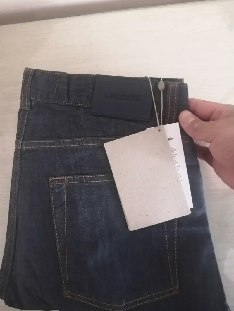 Jeans de hombre Lacoste azul oscuro, Nuevo - 2
