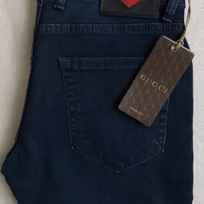 Jeans azul oscuro Gucci de alta calidad. italia - miniatura 1