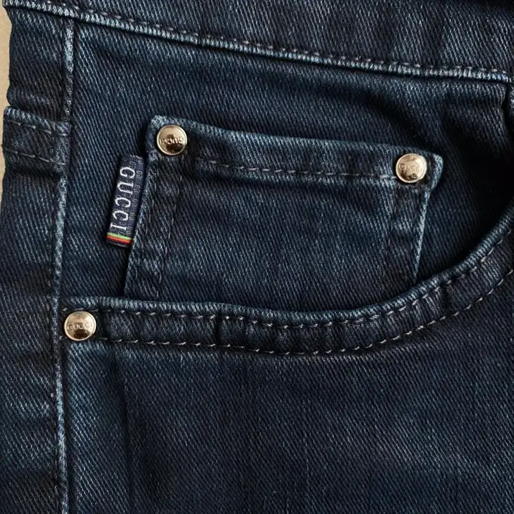 Jeans azul oscuro Gucci de alta calidad. italia - 4
