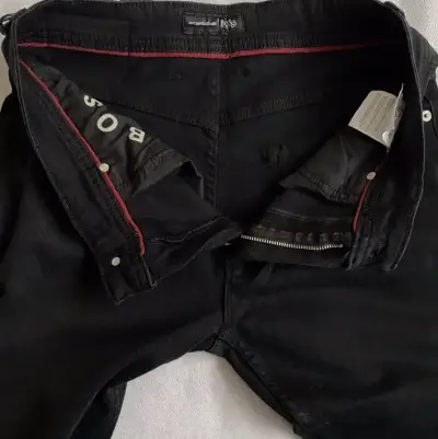 Jeans negros Hugo Boss para hombre - miniatura 1