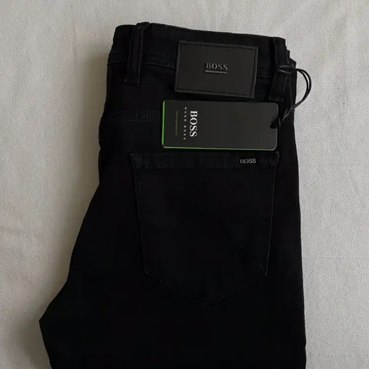 Jeans negros Hugo Boss para hombre - 5