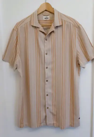 Camisa de rayas beige para hombre - miniatura 1