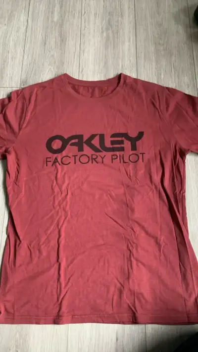 Polera Oakley Factory Pilot roja - miniatura 1