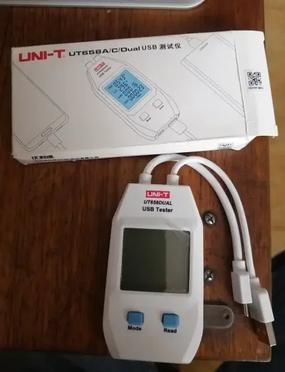 Probador USB Dual UNI-T Medición de Volt/corriente - miniatura 3