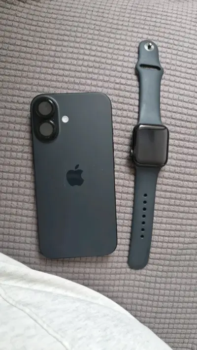 iPhone y Apple Watch en buen estado - miniatura 1