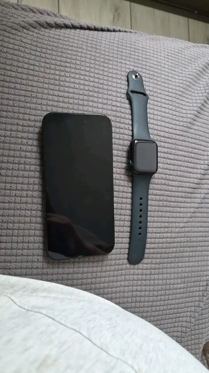 iPhone y Apple Watch en buen estado - 2