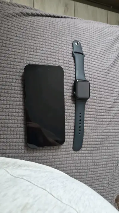 iPhone y Apple Watch en buen estado - miniatura 2