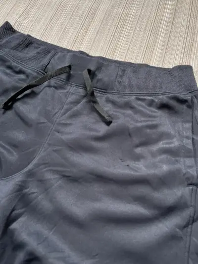Pantalones deportivos negros Under Armour - miniatura 3