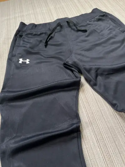Pantalones deportivos negros Under Armour - miniatura 4