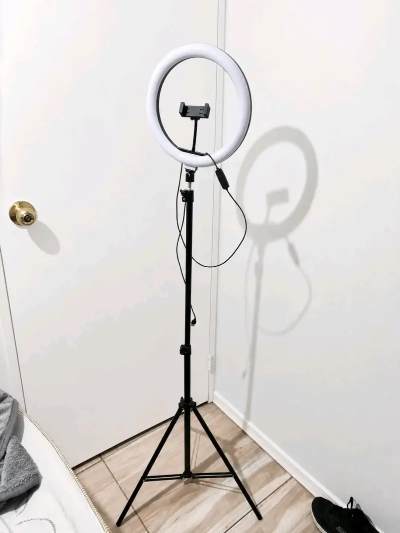 Aro de luz LED con trípode ajustable