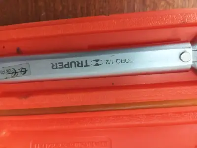 Llave de Torque Truper TORQ-1/2 con Estuche - miniatura 2