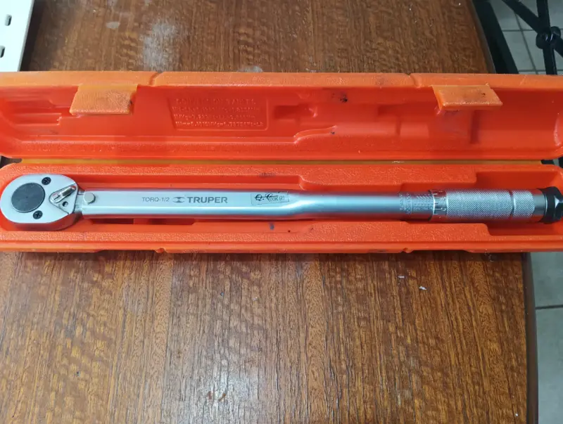 Llave de Torque Truper TORQ-1/2 con Estuche - 4