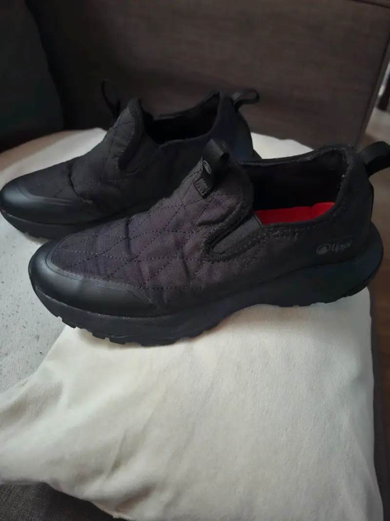 Zapatillas negras  para mujer con suela antide - 2