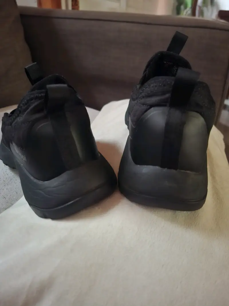 Zapatillas negras  para mujer con suela antide - 3