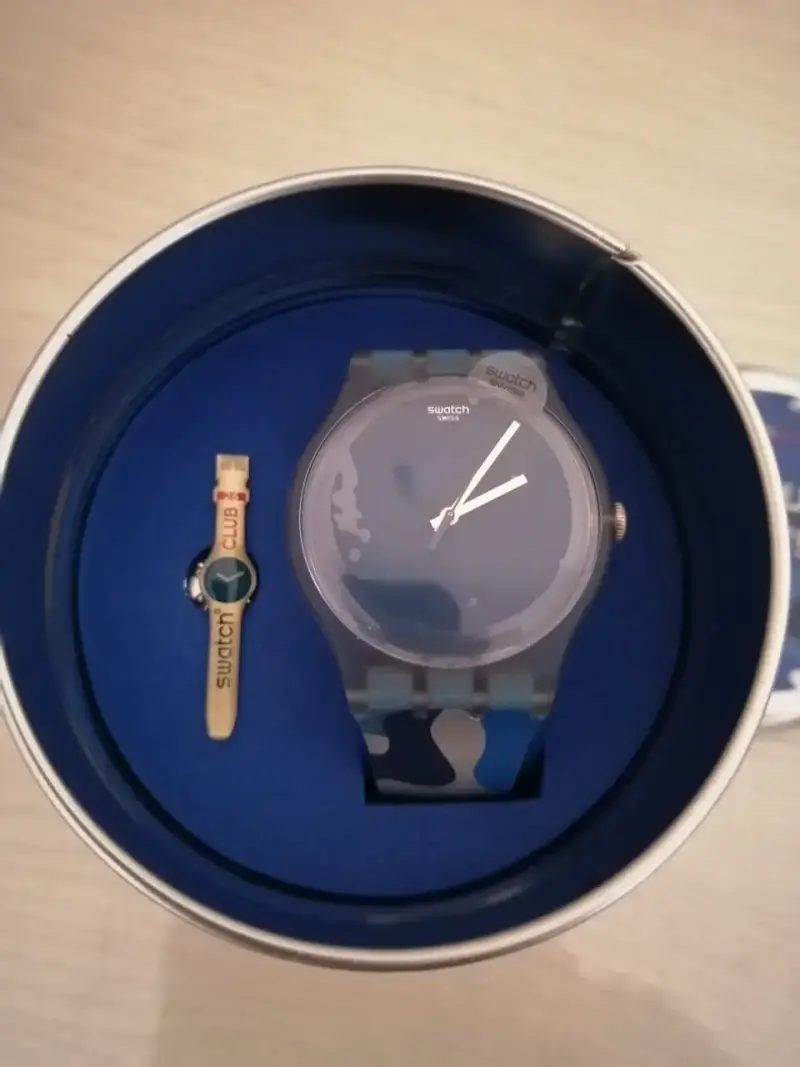 Reloj Swatch azul camuflaje, caja original metal, - 4