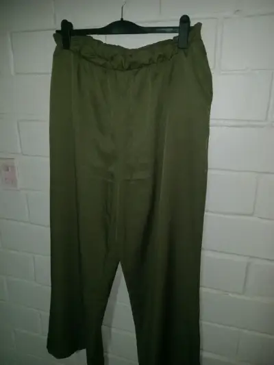 Pantalones de mujer en verde y negro talla XL - miniatura 2