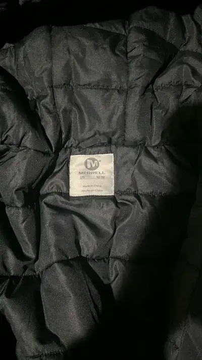 Chaqueta impermeable negra Merrell con capucha - miniatura 2