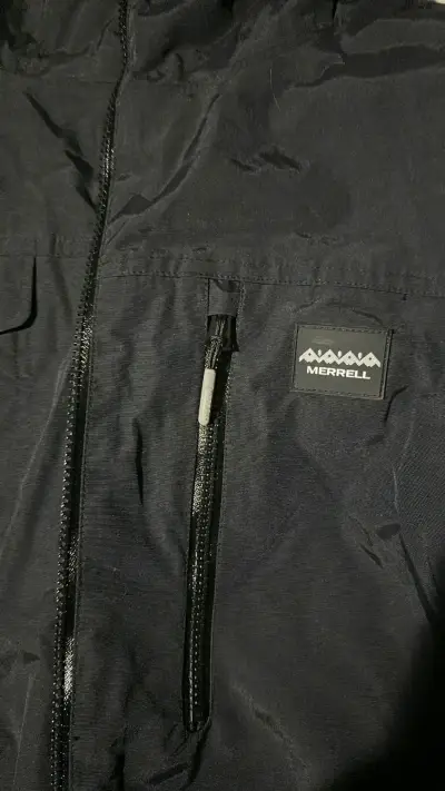 Chaqueta impermeable negra Merrell con capucha - miniatura 3