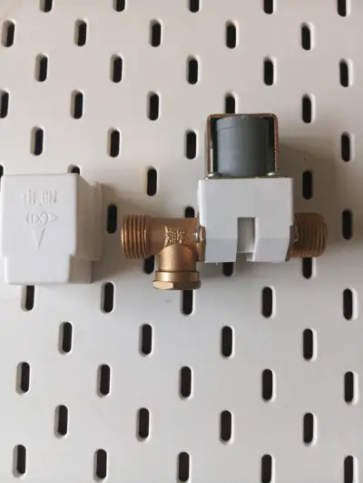 Válvula solenoide de latón para agua - miniatura 2