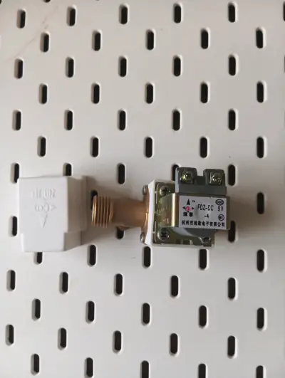 Válvula solenoide de latón para agua - miniatura 3