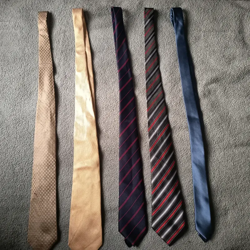 corbatas de hombre de distintas marcas