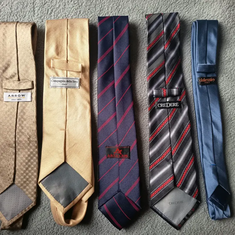 corbatas de hombre de distintas marcas - 2