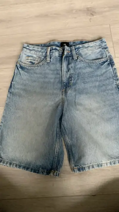 Shorts de mezclilla H&M Relaxed Fit - miniatura 1
