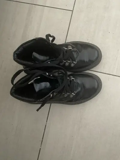 Botas negras de cuero con plataforma - miniatura 3