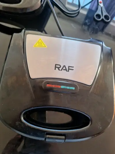 Máquina para hacer waffles y donuts RAF - miniatura 1