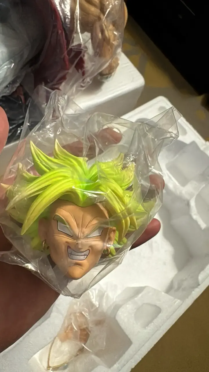 Estatua broly 50cm - 5