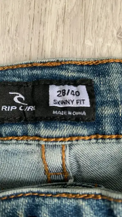Jeans Skinny Fit Rip Curl Talla 28/40 - miniatura 2
