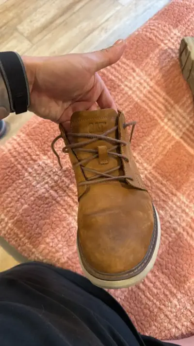 Botas de cuero marrón CAT para hombre - miniatura 2