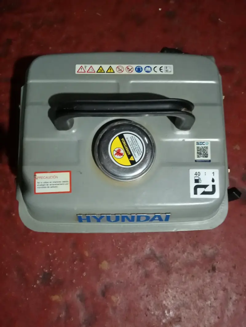 Generador a gasolina Hyundai HYLT950 2.0 HP - 2